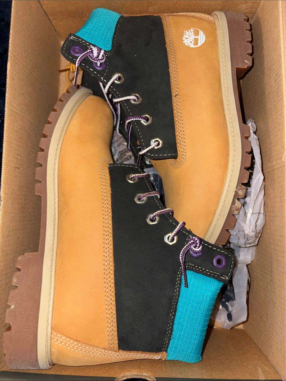 Timberland Wheat, Black & Teal Kids Lace-Up Boots